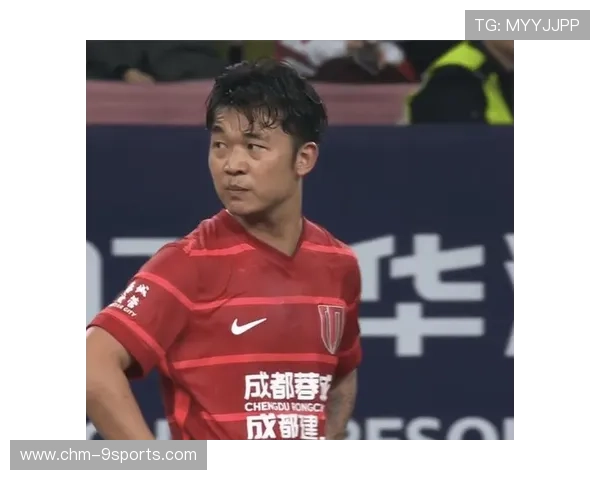 成都蓉城严鼎皓边路突破吸引防守注意：一场进攻艺术的慢热演绎